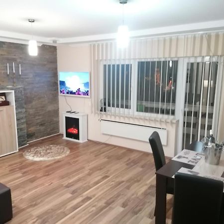 Apartman Dionis Sm Sremska Mitrovica Exterior foto