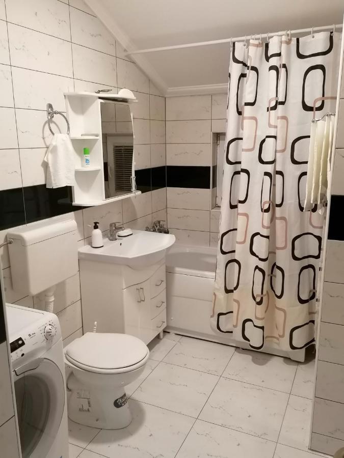 Apartman Dionis Sm Sremska Mitrovica Exterior foto