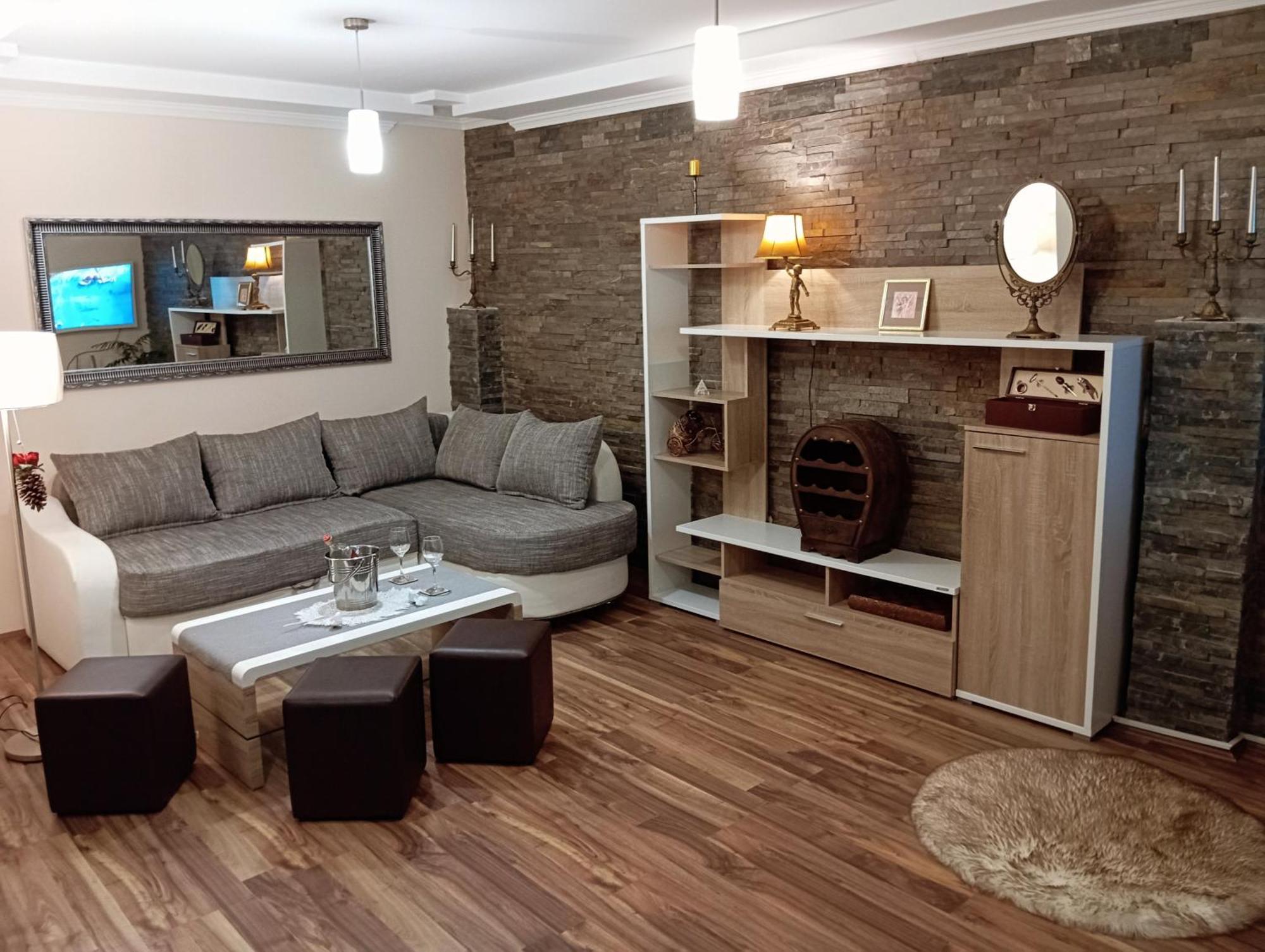 Apartman Dionis Sm Sremska Mitrovica Exterior foto
